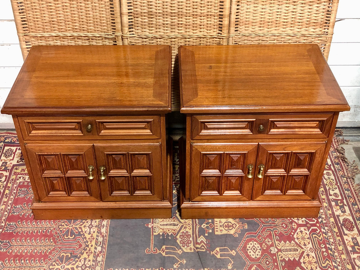 000644....Handsome Pair Of Vintage Bedside Tables
