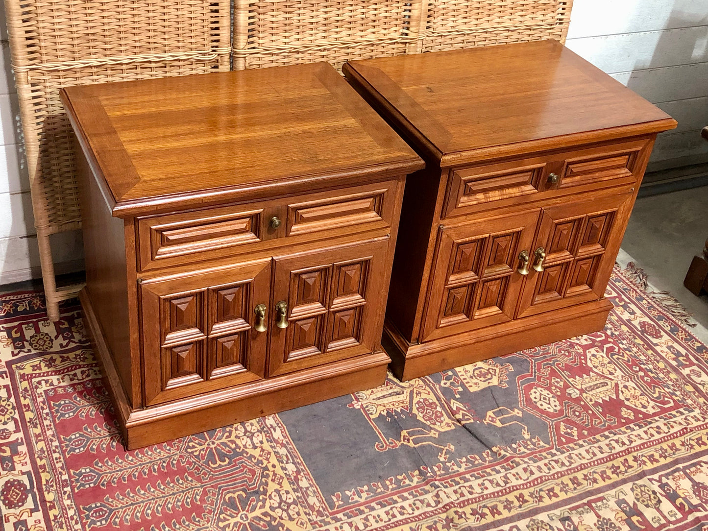 000644....Handsome Pair Of Vintage Bedside Tables