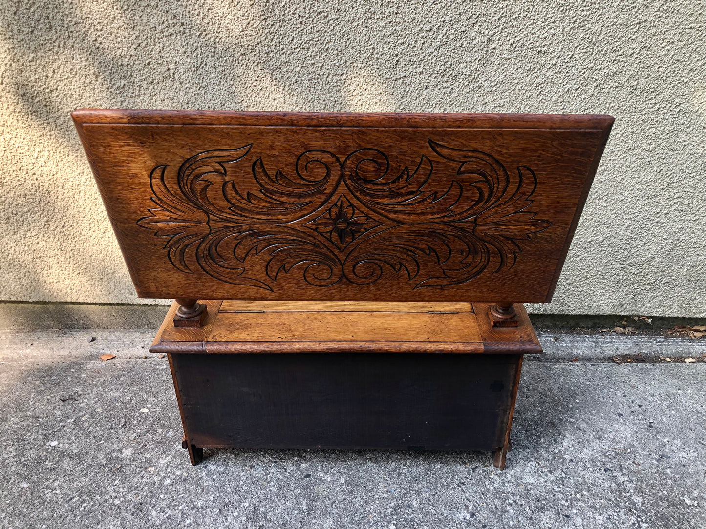 000503....Handsome Vintage Carved Oak Monks Bench Or Hall Seat