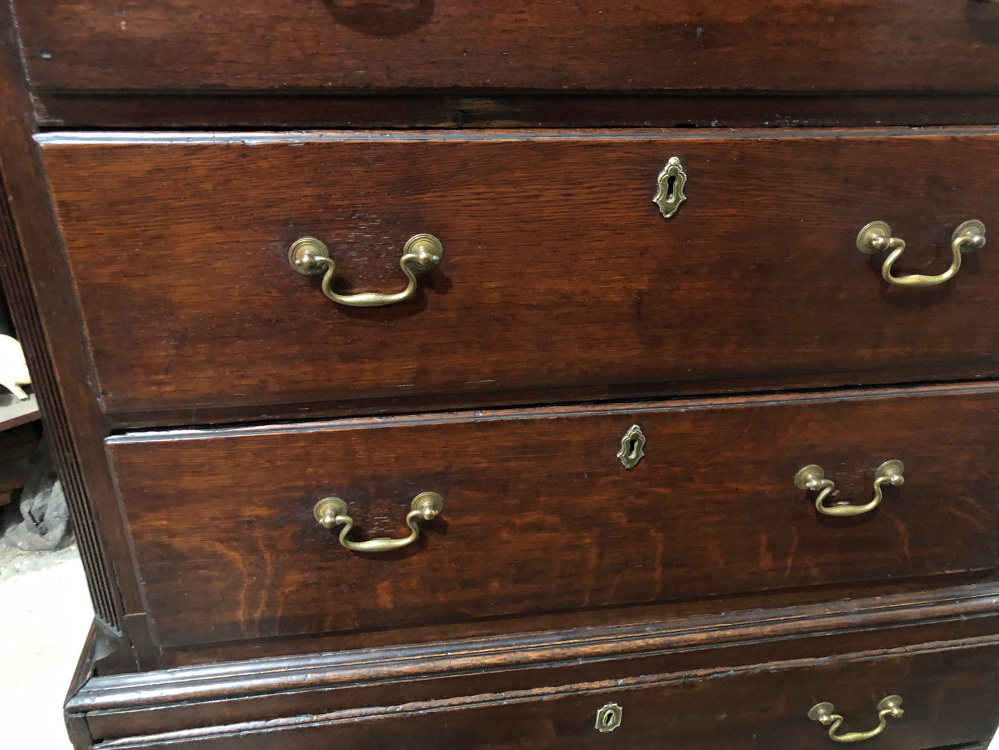 000642....Handsome 18th Century Country Oak Chest On Chest/Tallboy