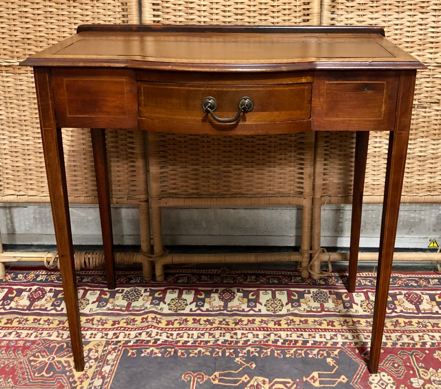 000640....Handsome Edwardian Mahogany Writing/Dressing Table