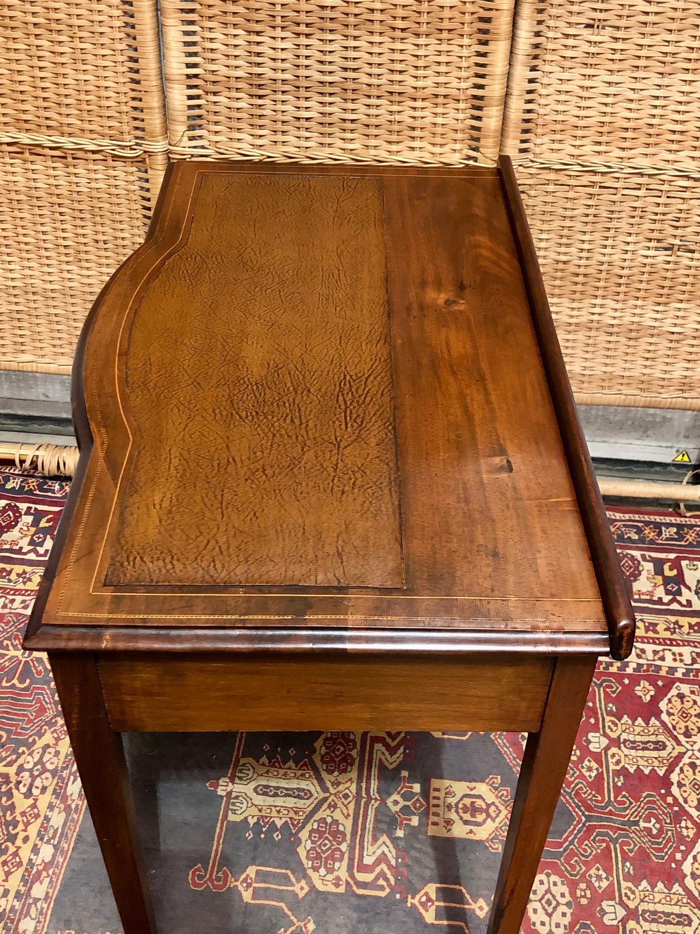 000640....Handsome Edwardian Mahogany Writing/Dressing Table