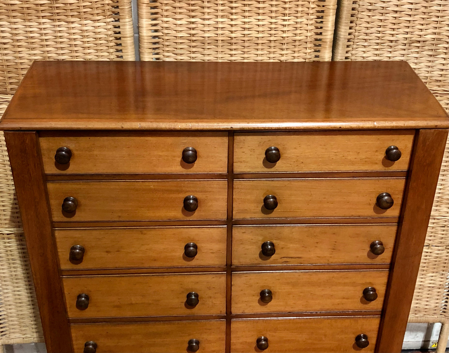 000625....Handsome Antique Double Fronted Wellington/Collectors Chest Of Fourteen Drawers