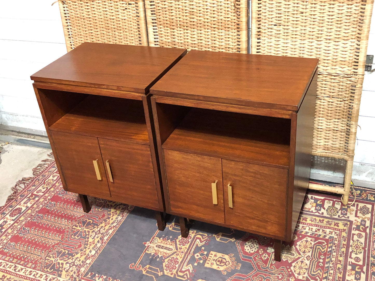 000594....Handsome Pair Of Mahogany Retro Bedside Tables