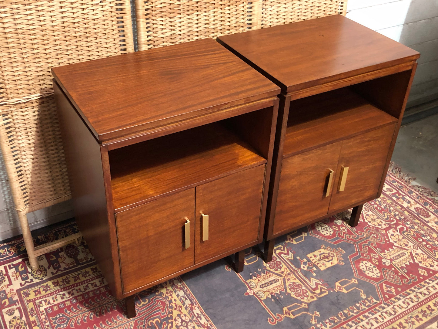 000594....Handsome Pair Of Mahogany Retro Bedside Tables