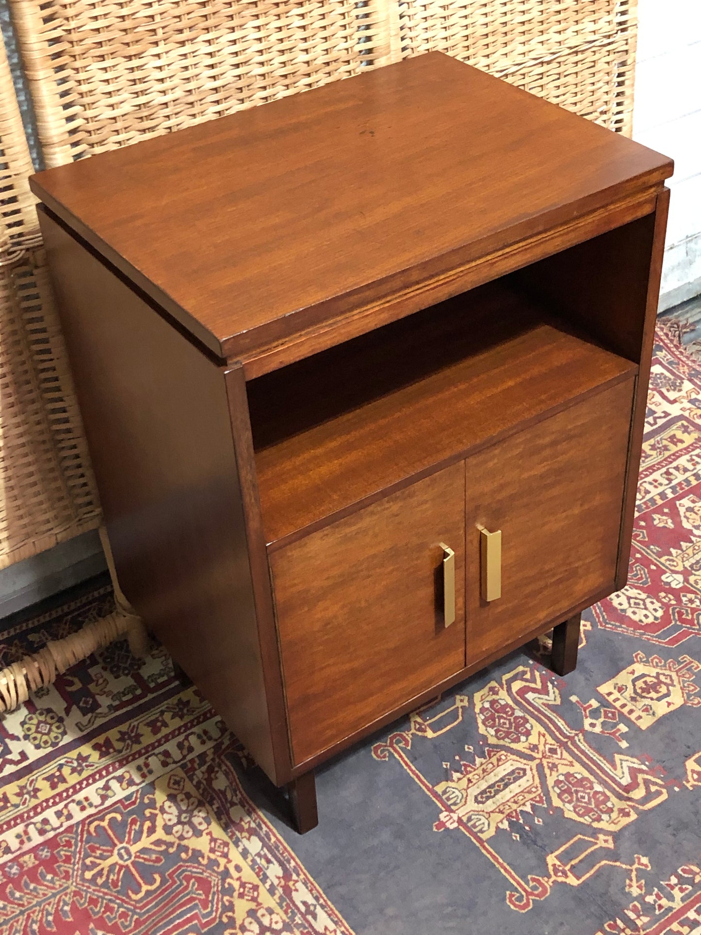 000594....Handsome Pair Of Mahogany Retro Bedside Tables