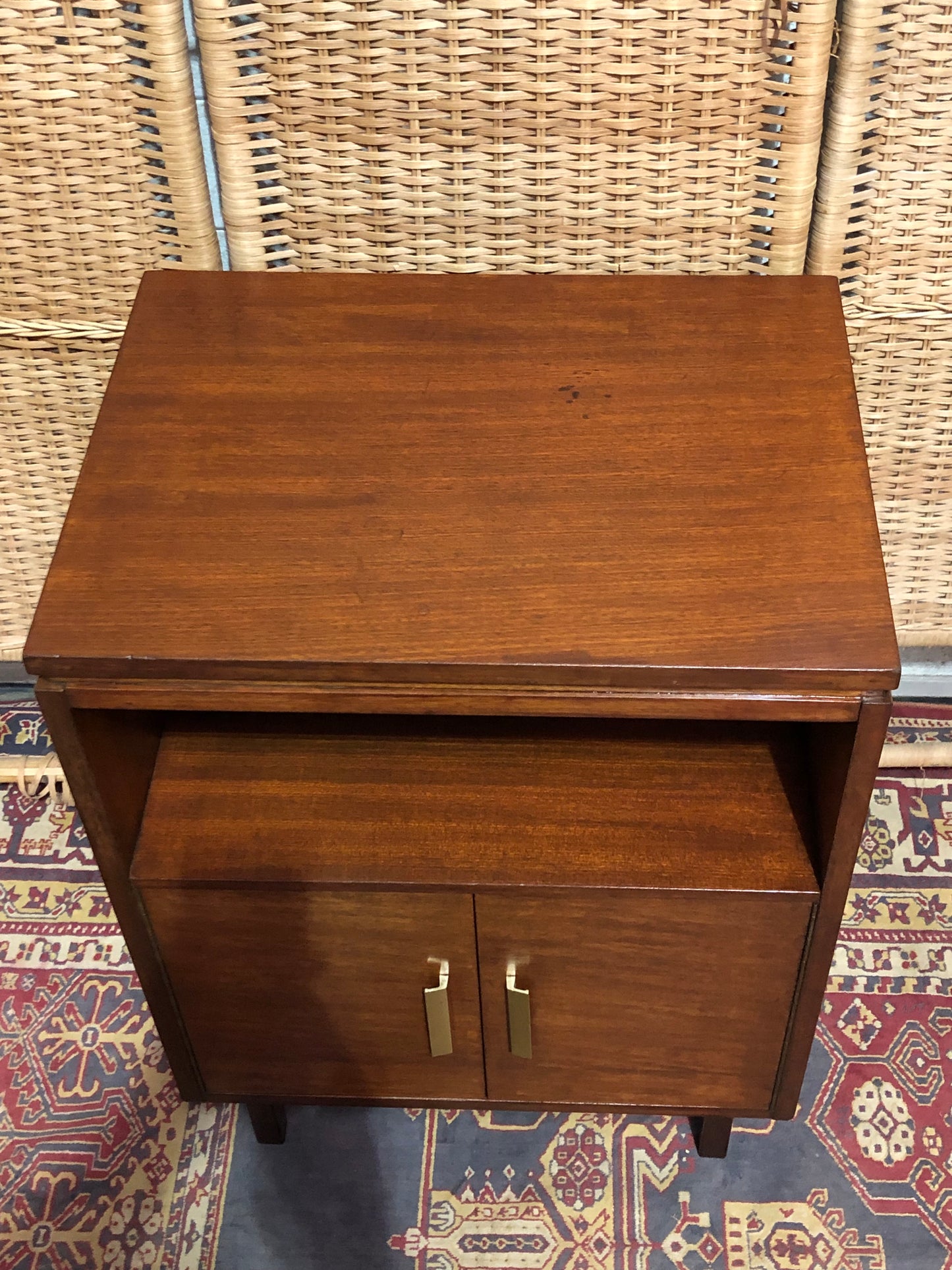 000594....Handsome Pair Of Mahogany Retro Bedside Tables