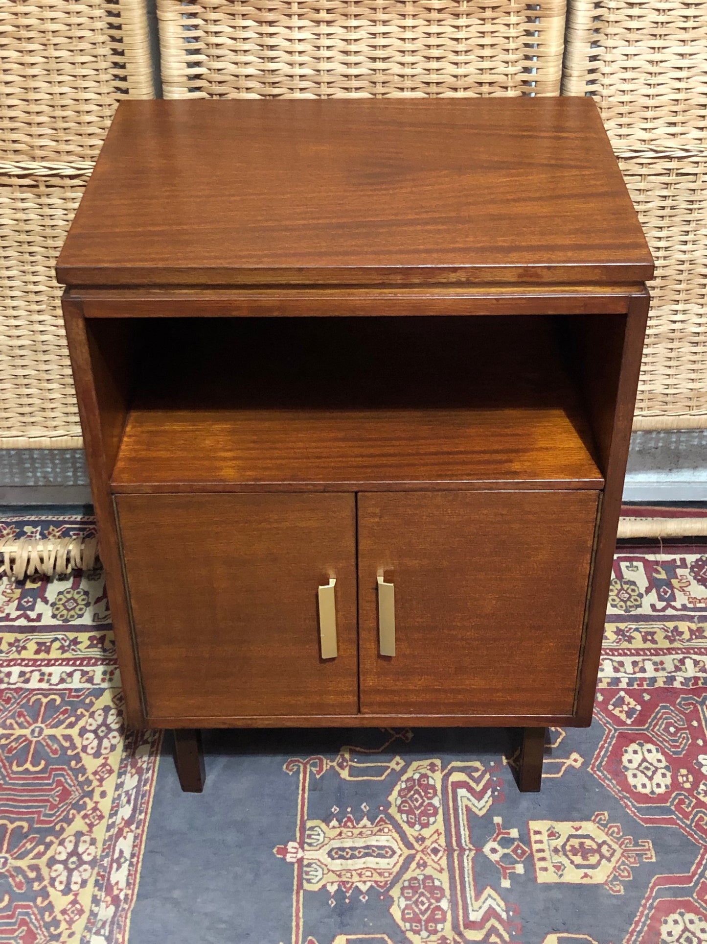000594....Handsome Pair Of Mahogany Retro Bedside Tables