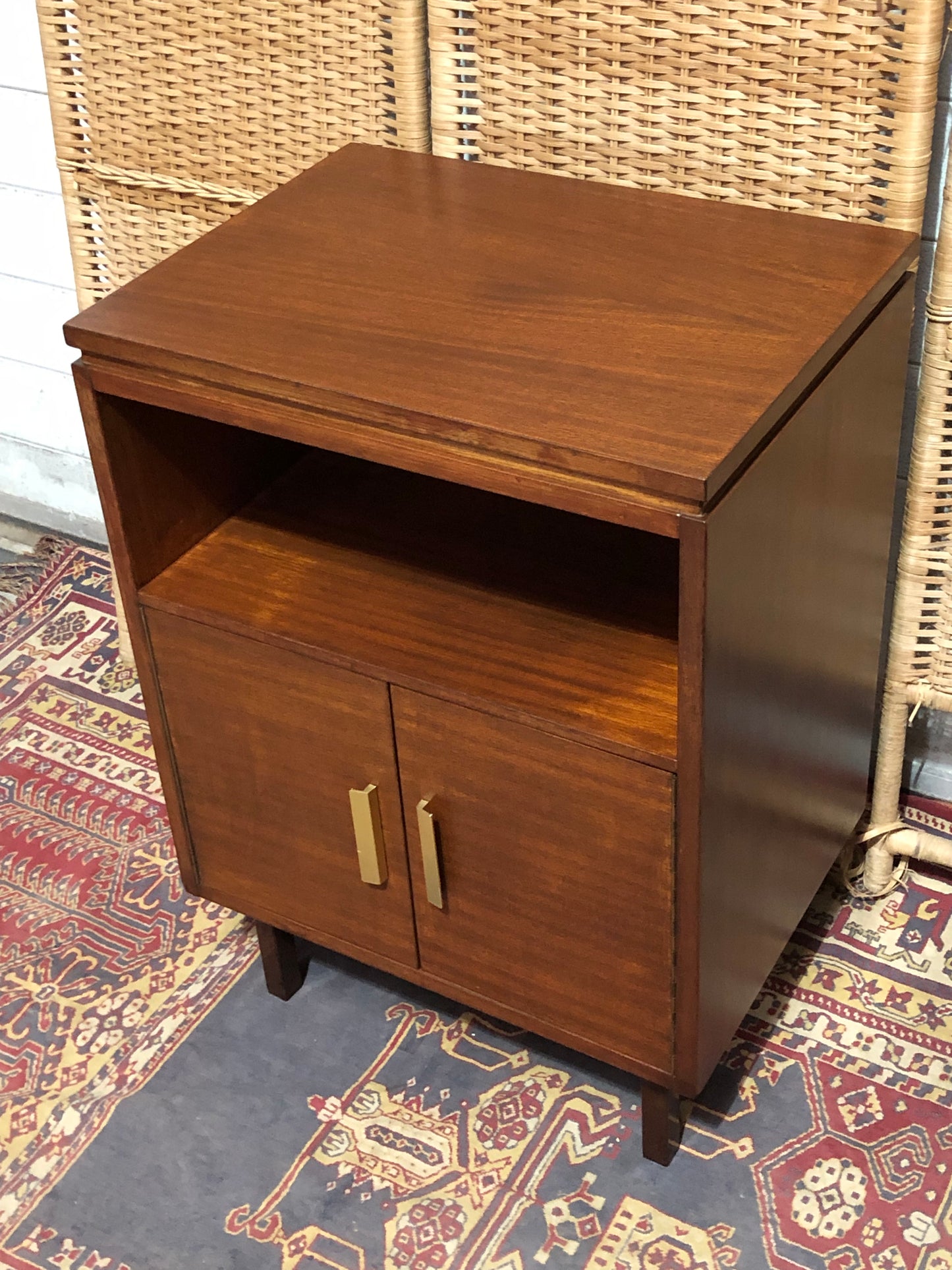 000594....Handsome Pair Of Mahogany Retro Bedside Tables