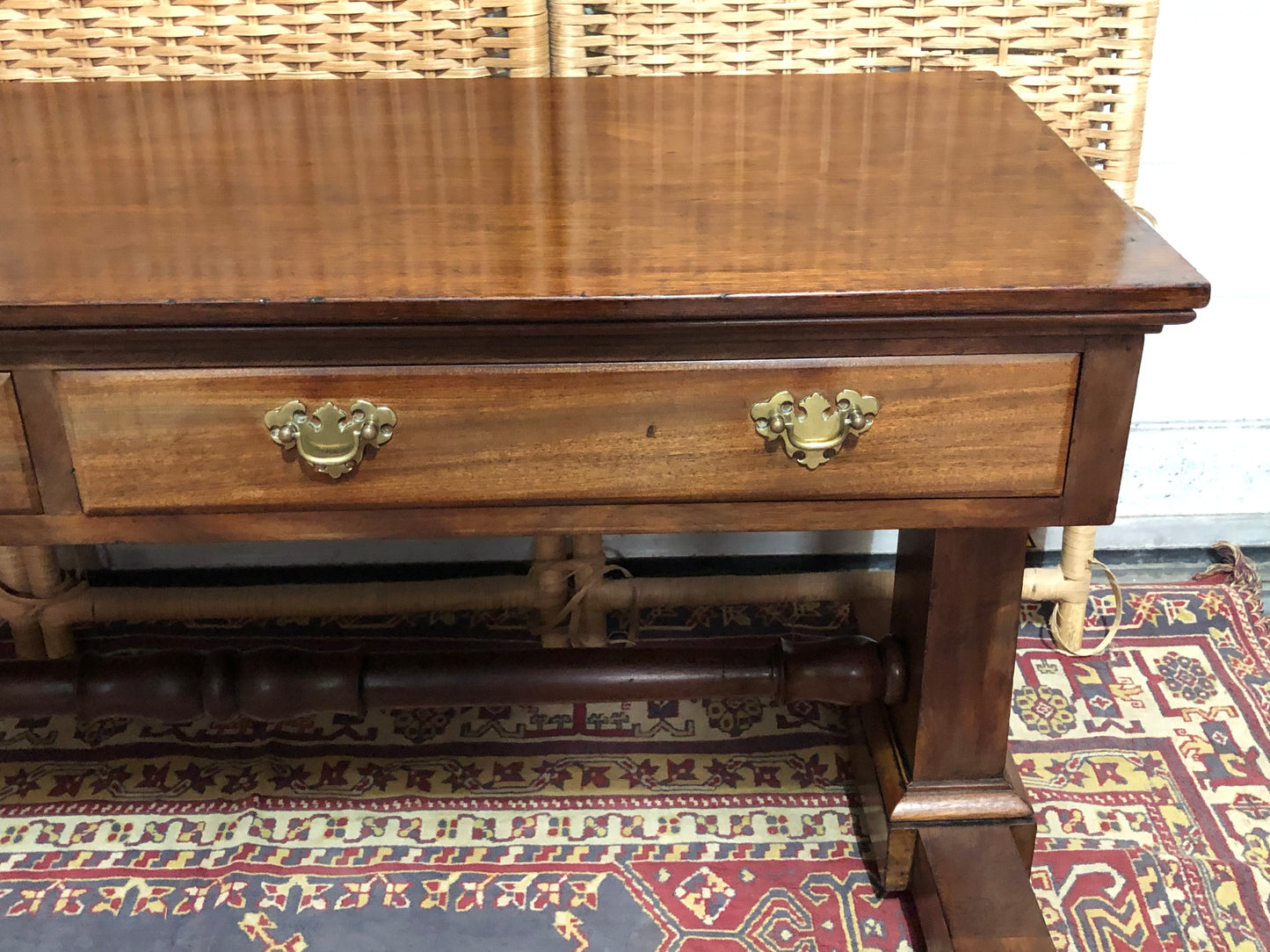 000615....Handsome Antique Mahogany Coffee Table