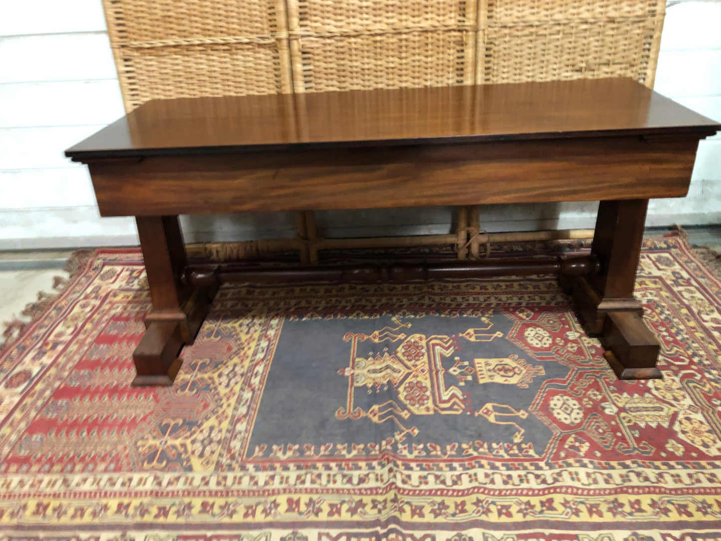 000615....Handsome Antique Mahogany Coffee Table