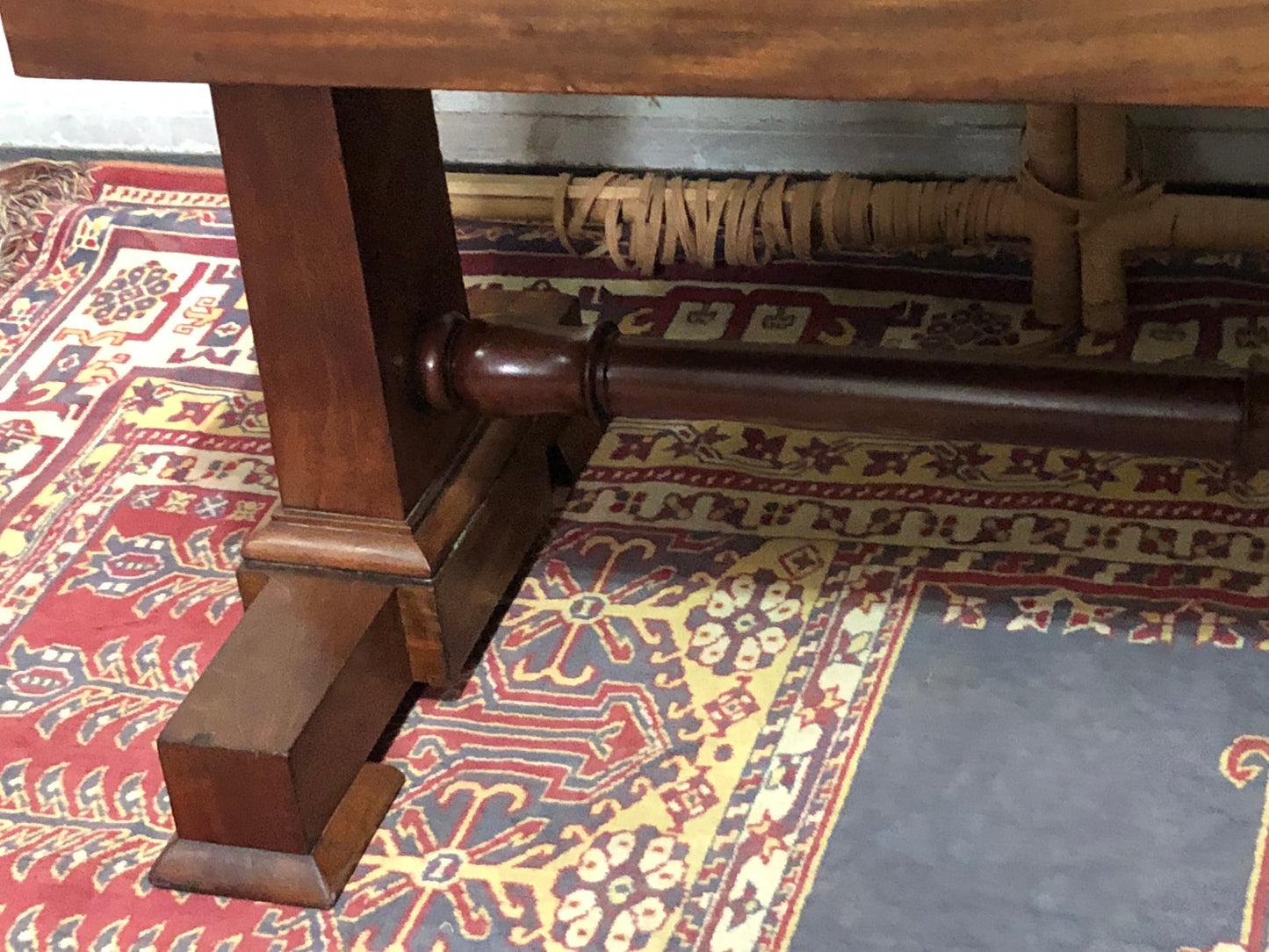 000615....Handsome Antique Mahogany Coffee Table