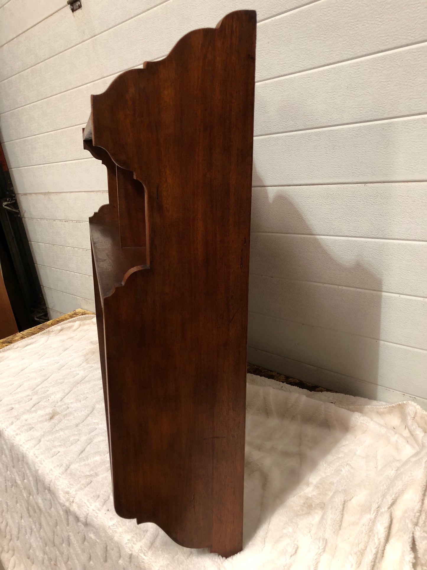 000608....Handsome Vintage Arts And Crafts Mahogany Wall Shelves