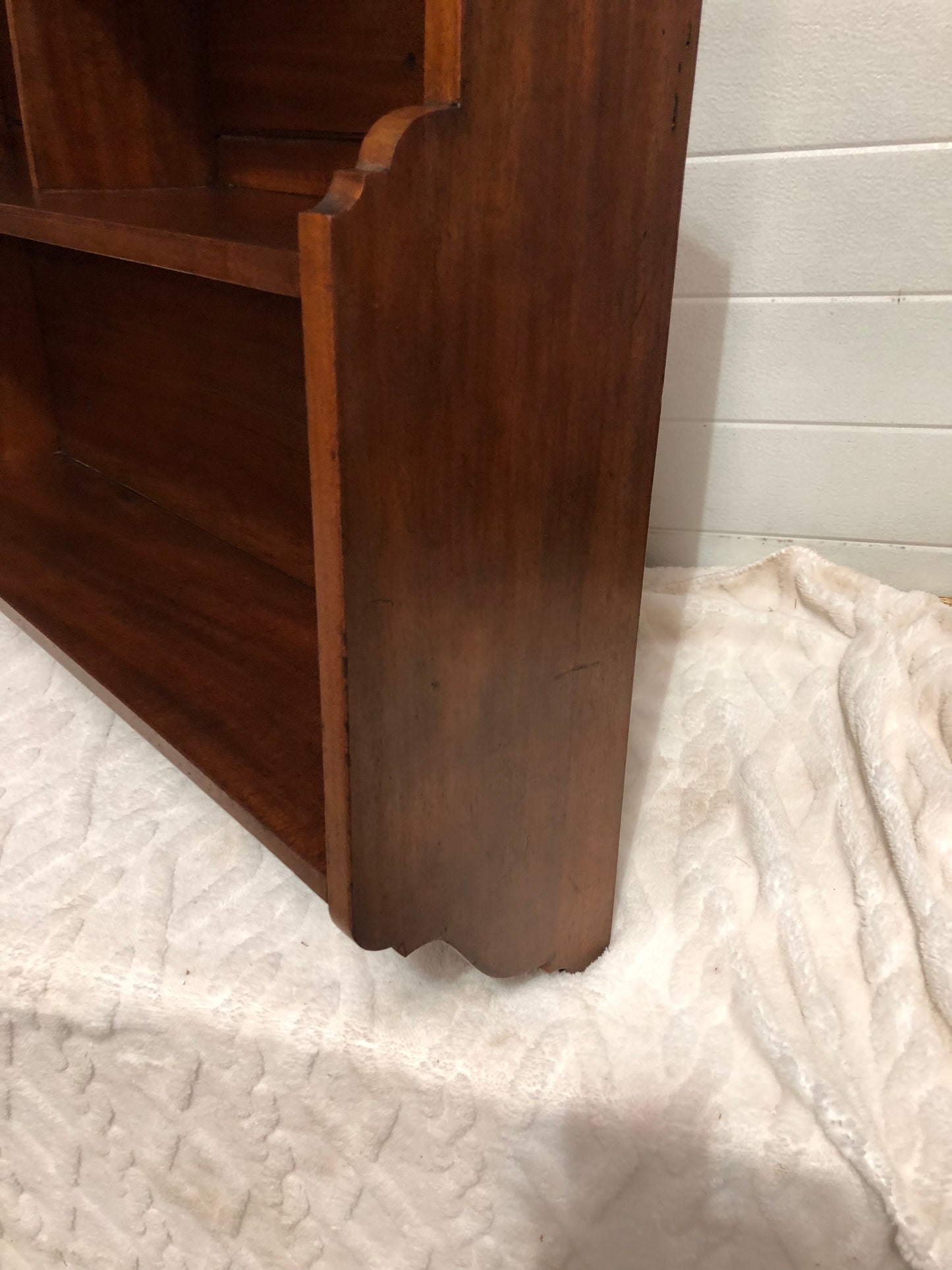 000608....Handsome Vintage Arts And Crafts Mahogany Wall Shelves