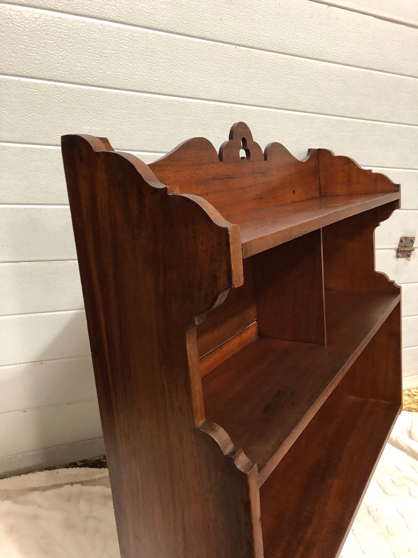 000608....Handsome Vintage Arts And Crafts Mahogany Wall Shelves