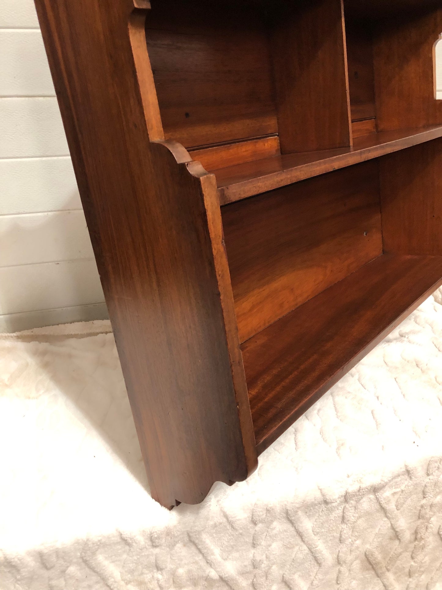 000608....Handsome Vintage Arts And Crafts Mahogany Wall Shelves