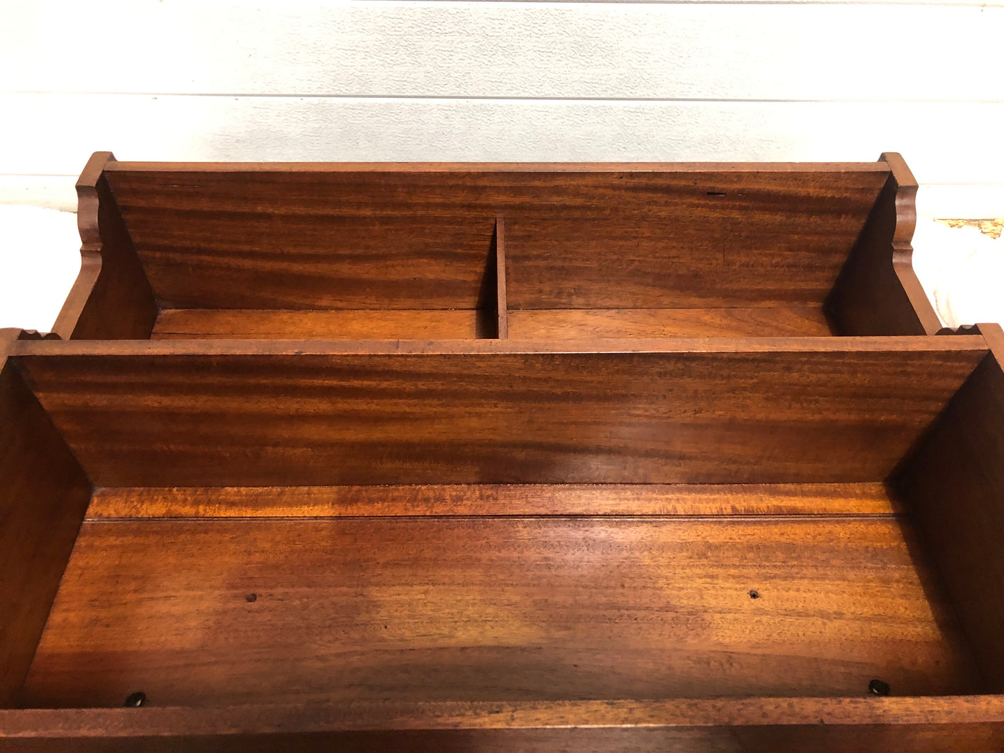 000608....Handsome Vintage Arts And Crafts Mahogany Wall Shelves