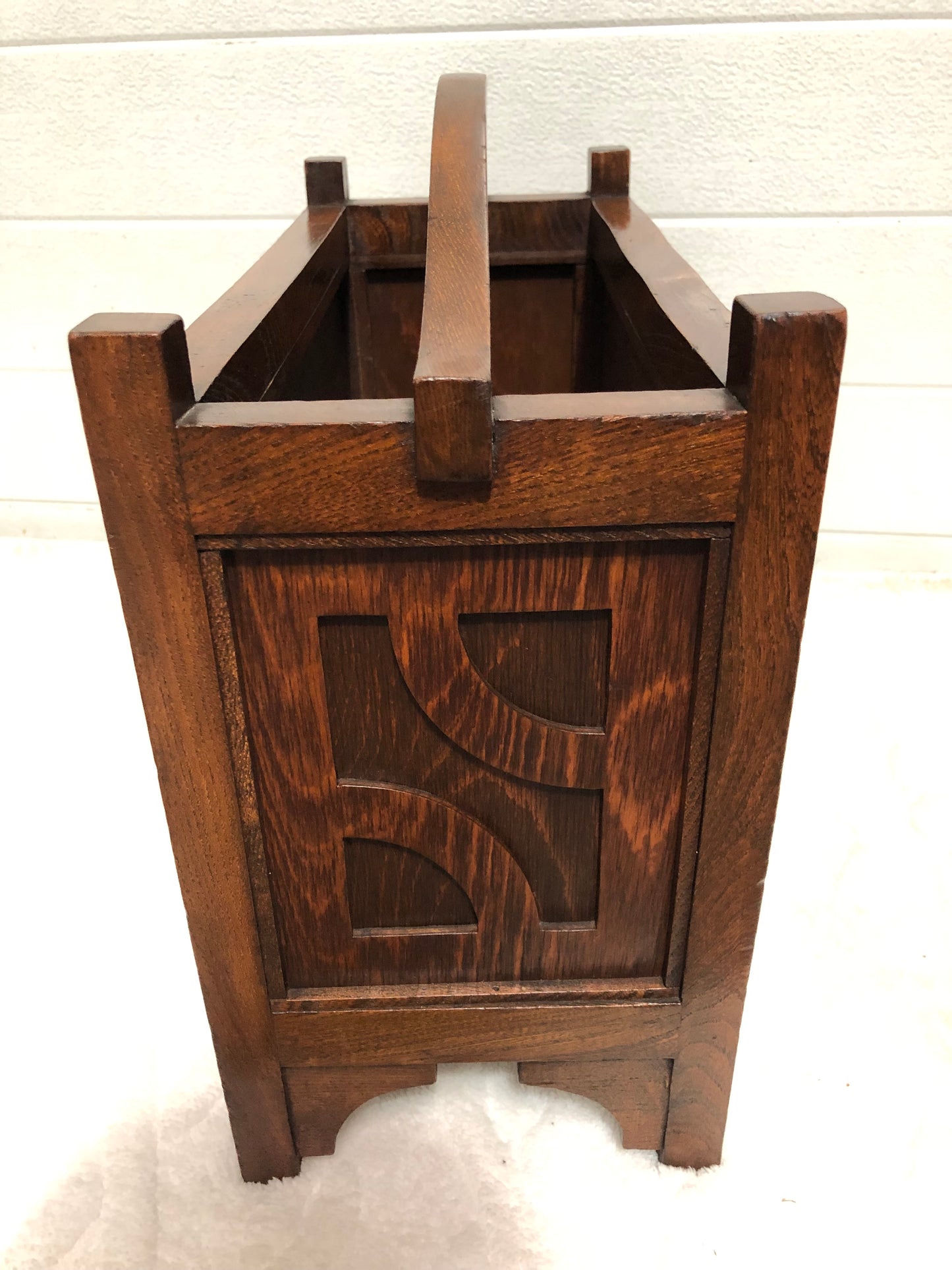 000607....Handsome Art Deco Magazine/Record Rack