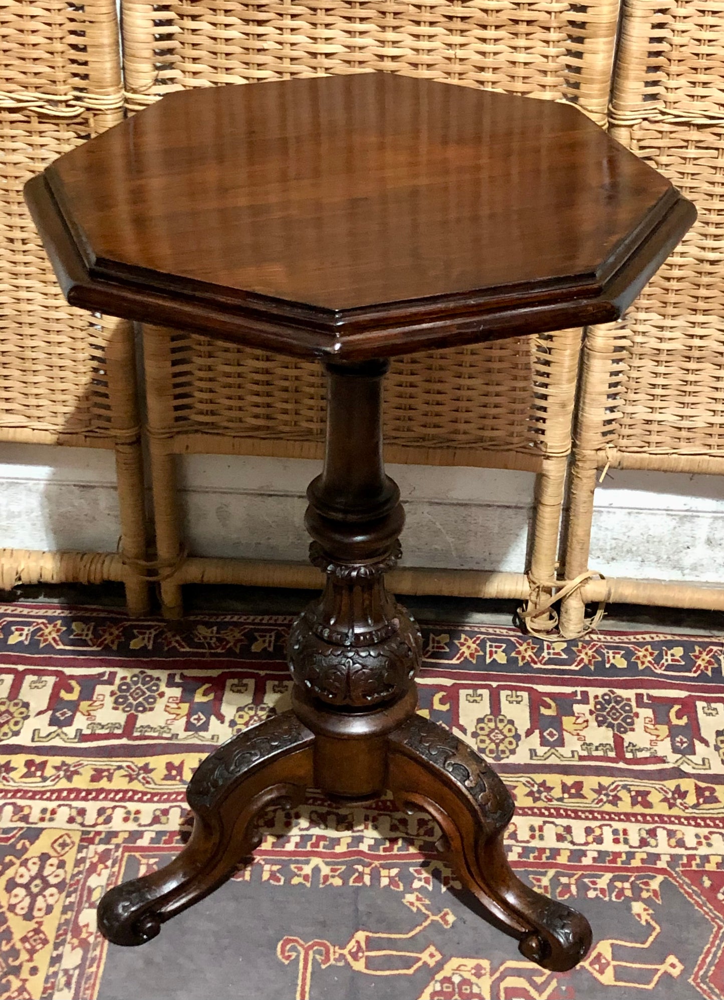 000599....Handsome Antique Accent Table With Carved Walnut Base