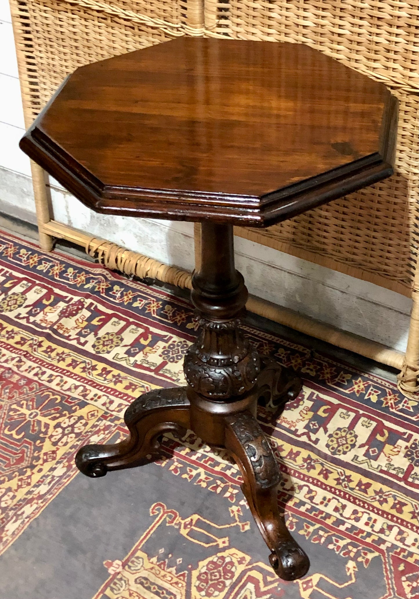 000599....Handsome Antique Accent Table With Carved Walnut Base