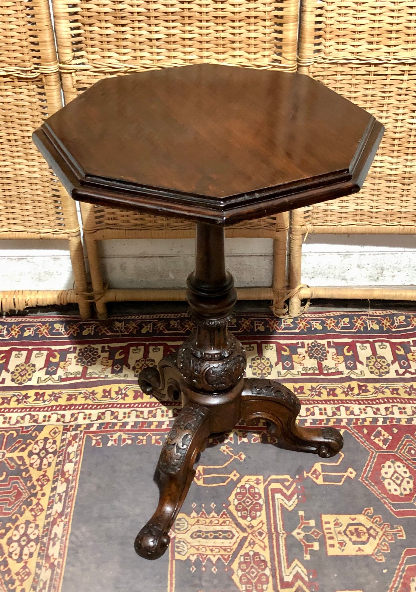 000599....Handsome Antique Accent Table With Carved Walnut Base