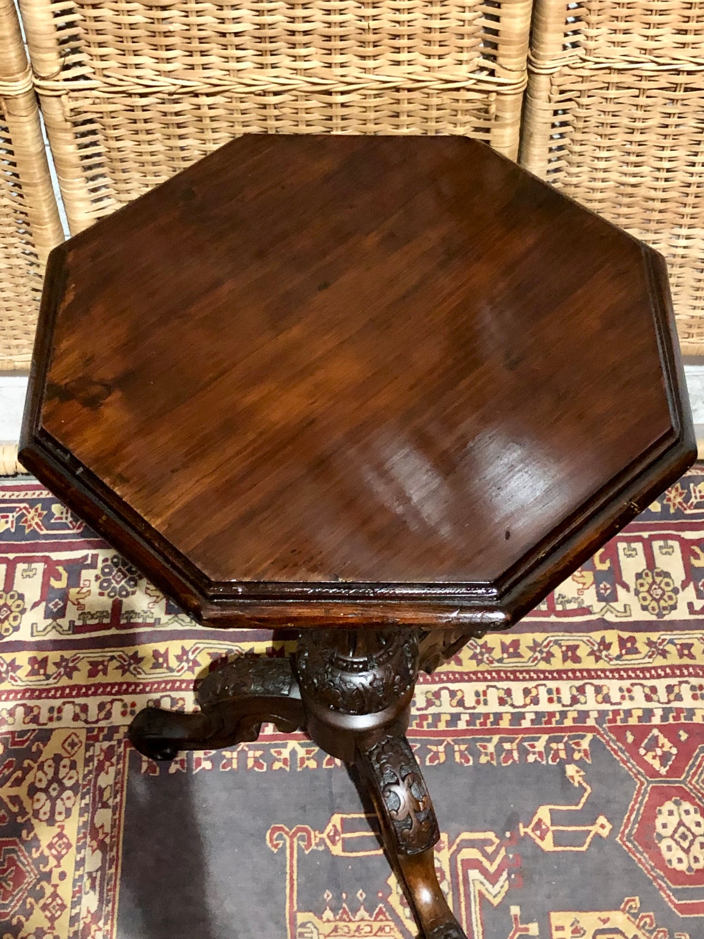 000599....Handsome Antique Accent Table With Carved Walnut Base