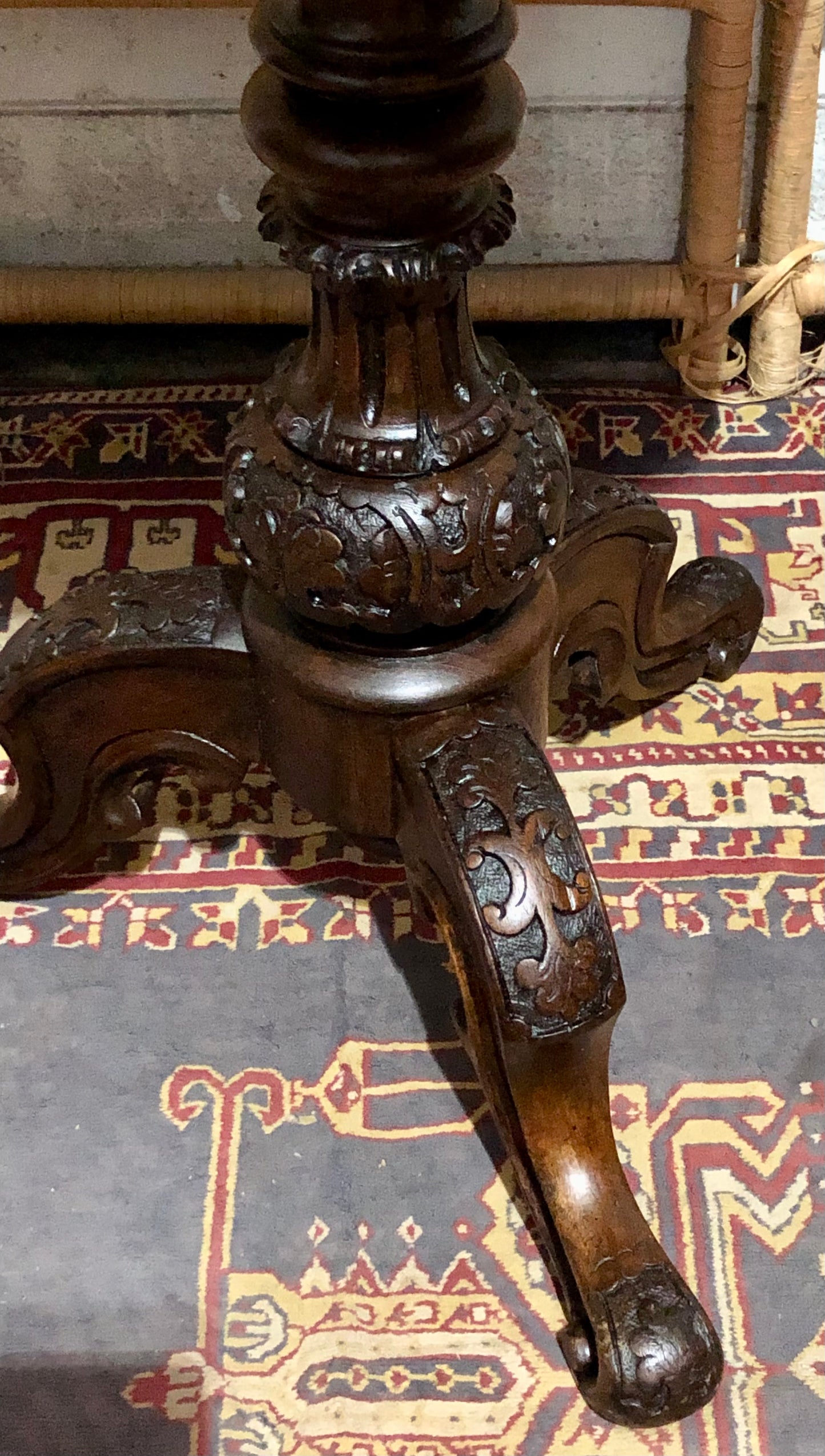 000599....Handsome Antique Accent Table With Carved Walnut Base