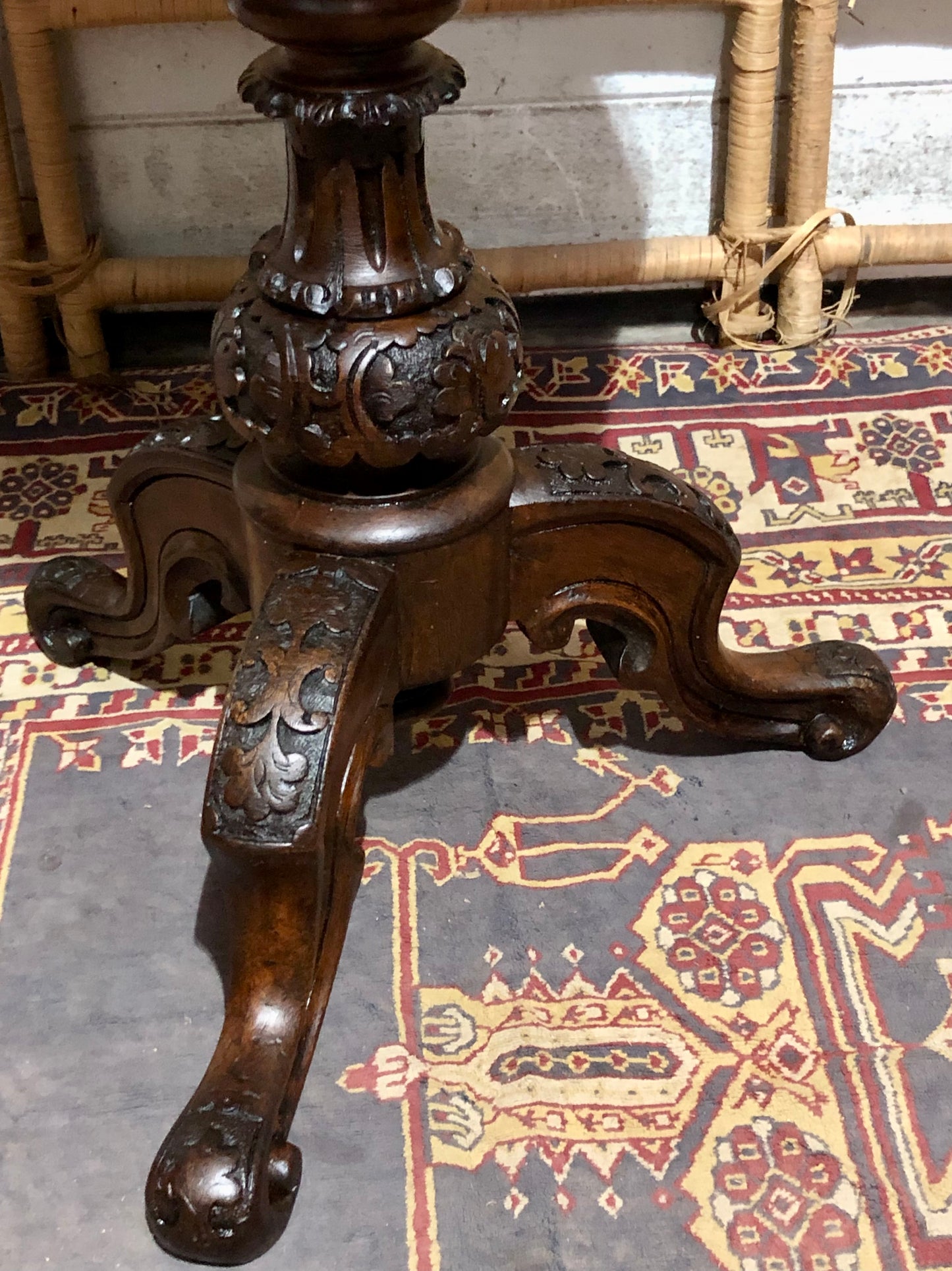 000599....Handsome Antique Accent Table With Carved Walnut Base