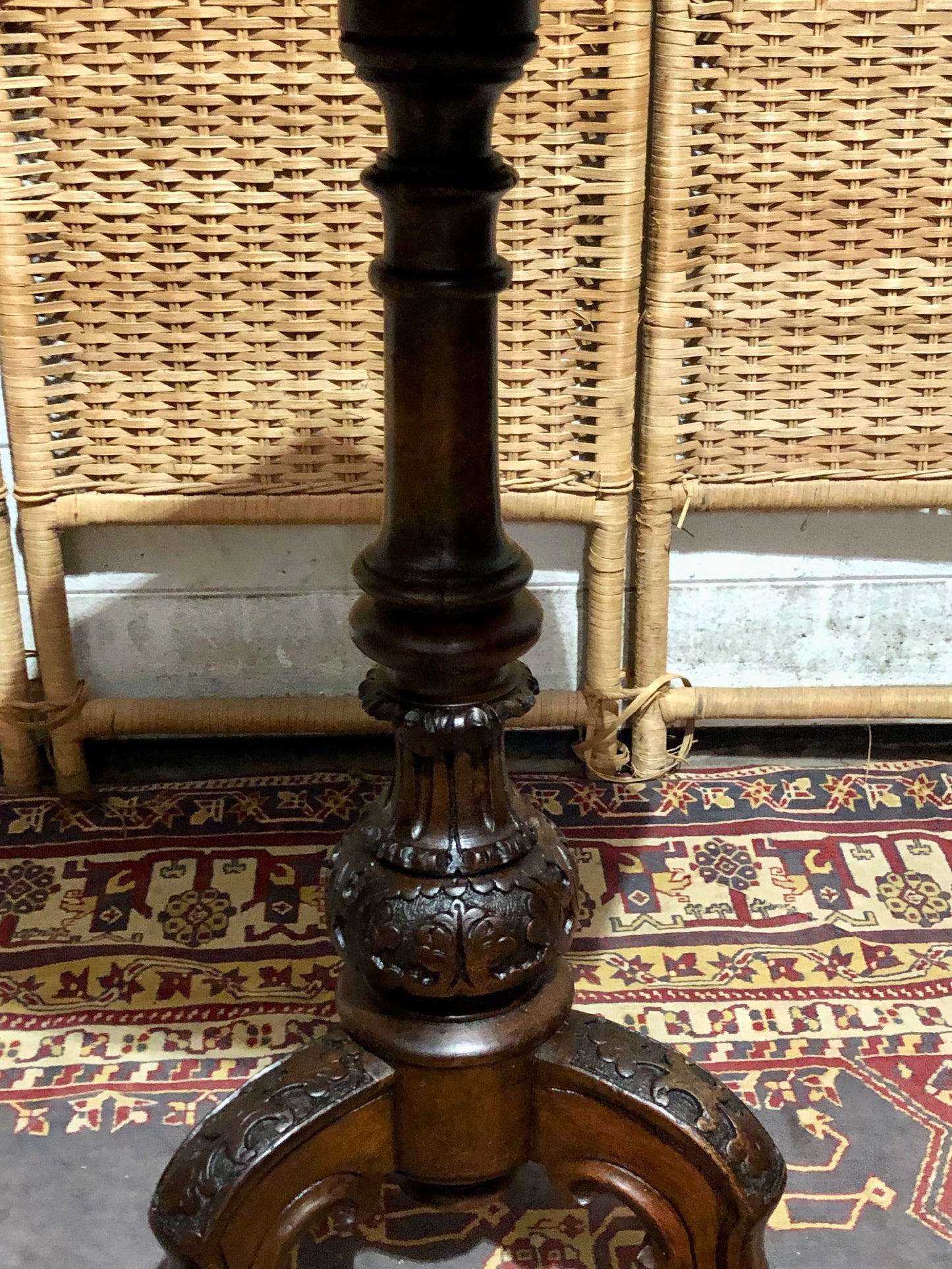 000599....Handsome Antique Accent Table With Carved Walnut Base