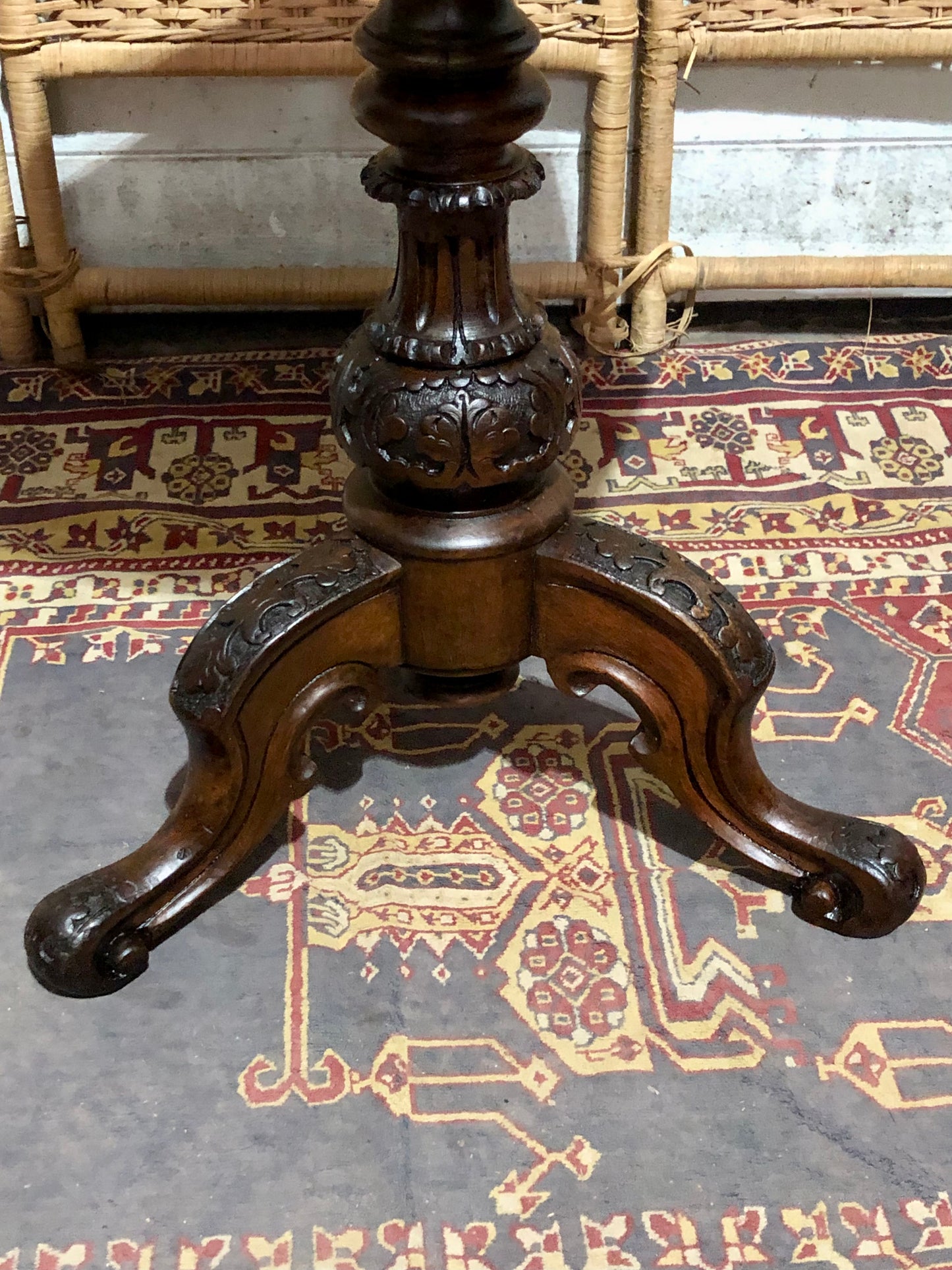 000599....Handsome Antique Accent Table With Carved Walnut Base