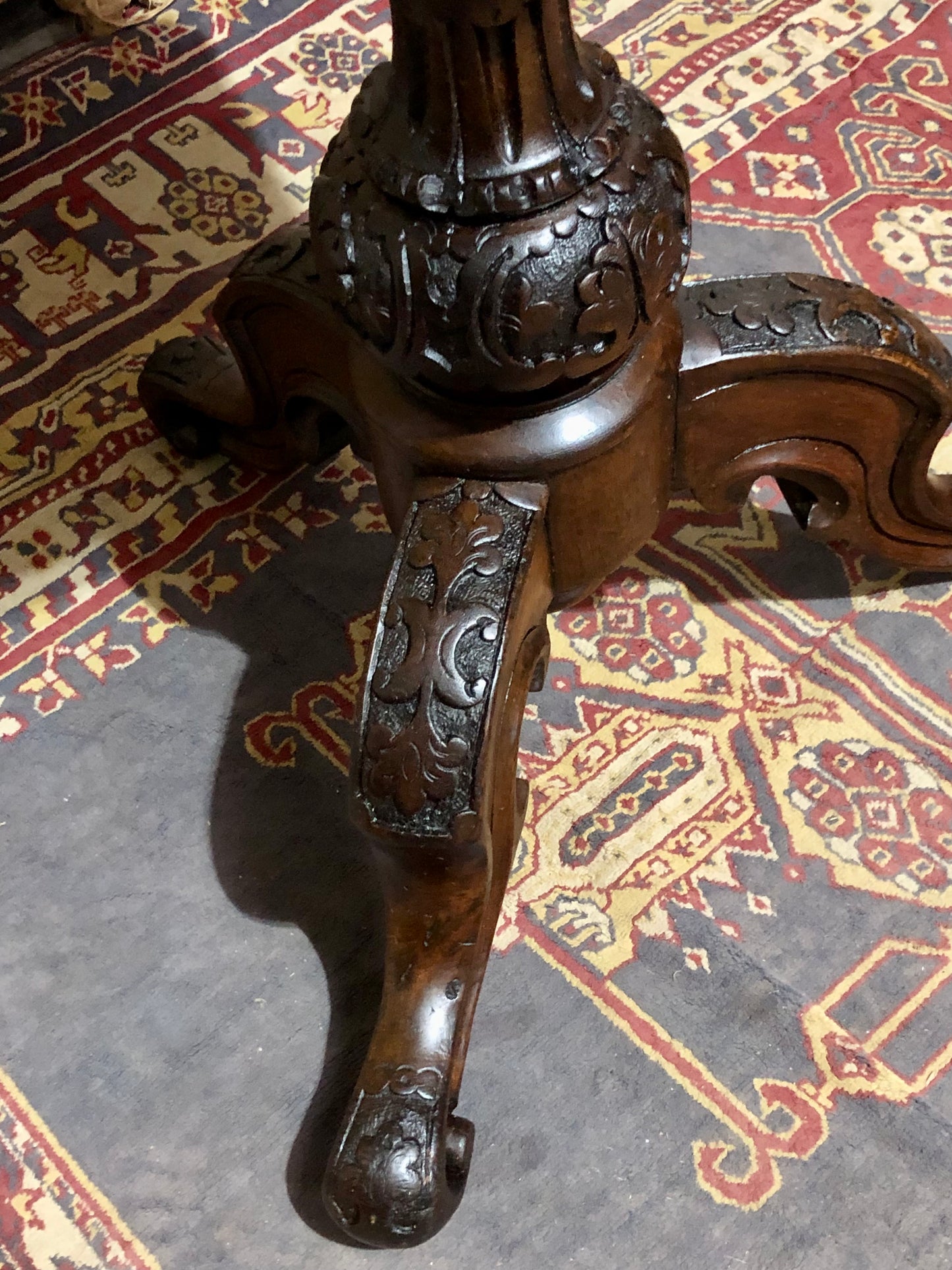 000599....Handsome Antique Accent Table With Carved Walnut Base