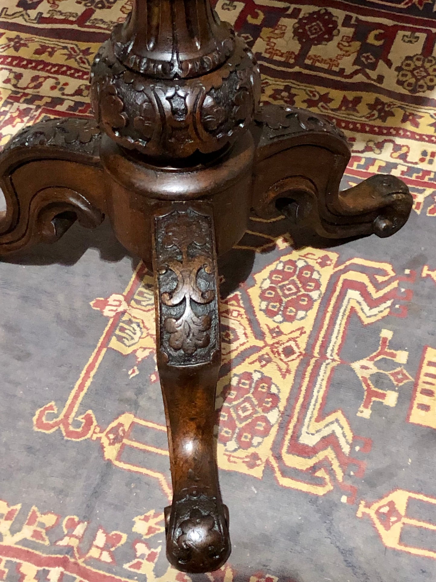 000599....Handsome Antique Accent Table With Carved Walnut Base