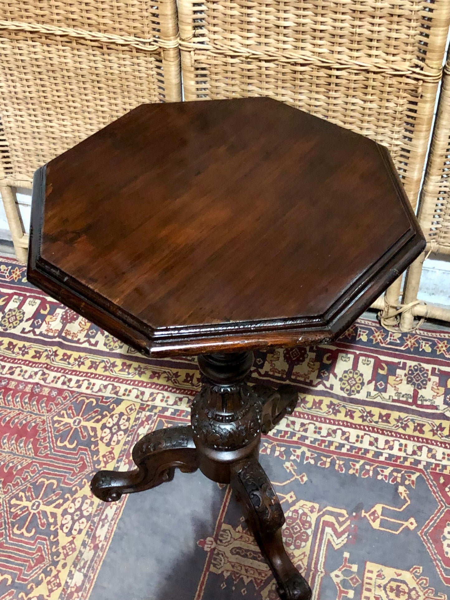 000599....Handsome Antique Accent Table With Carved Walnut Base
