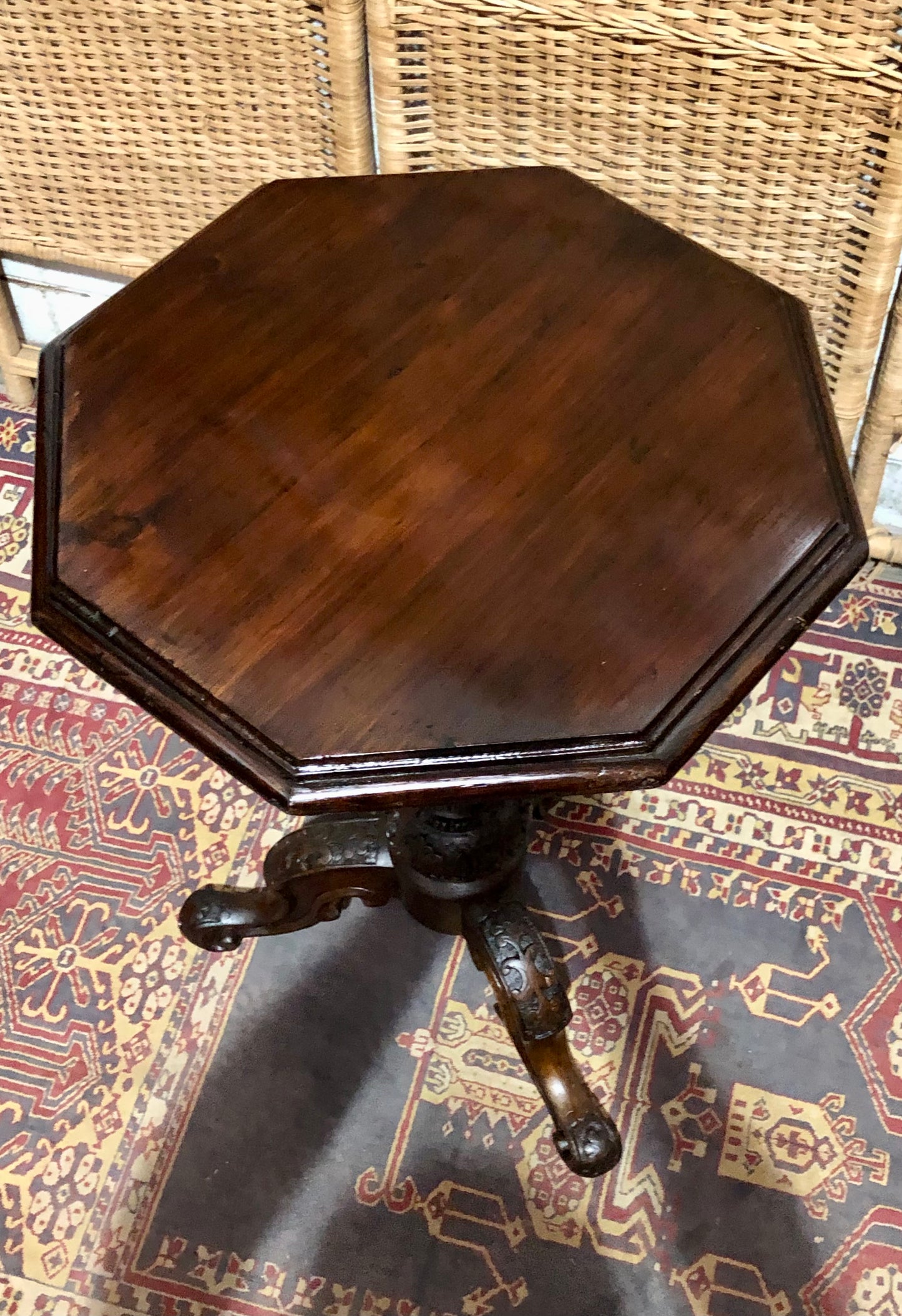 000599....Handsome Antique Accent Table With Carved Walnut Base