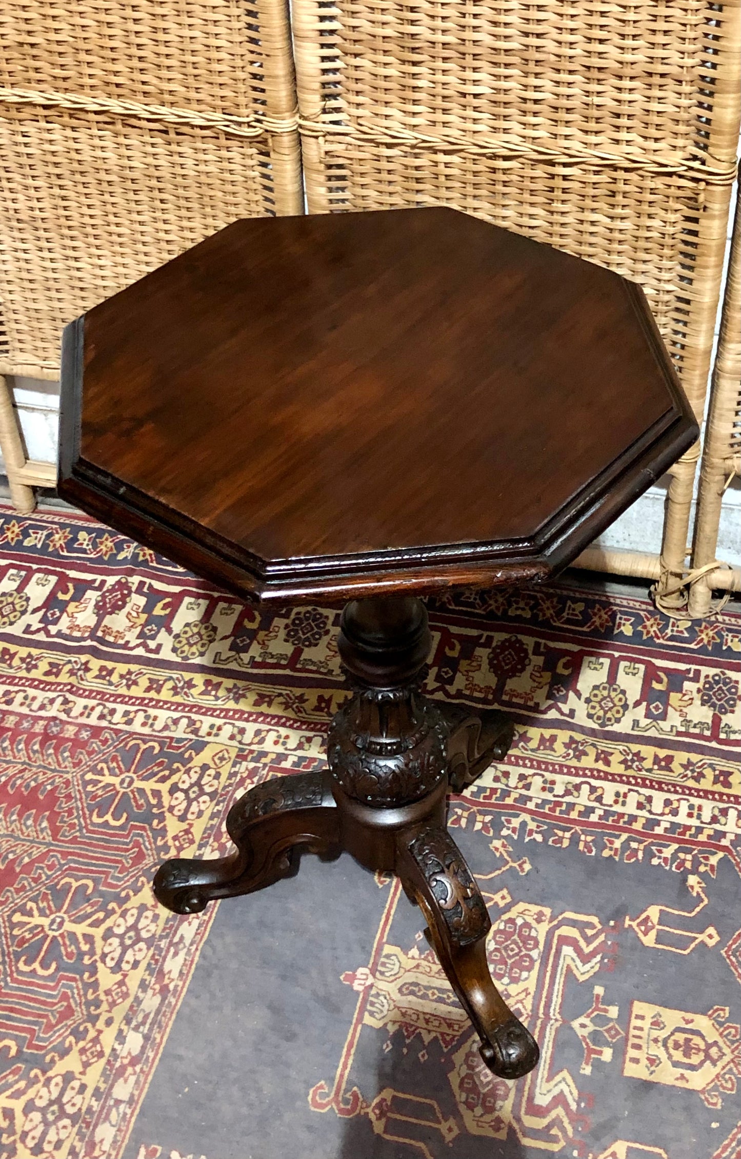 000599....Handsome Antique Accent Table With Carved Walnut Base