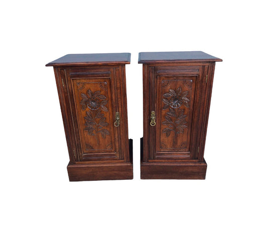000808....Handsome Pair Of Edwardian Carved Walnut Bedside Cabinets / Bedside Tables ( sold )