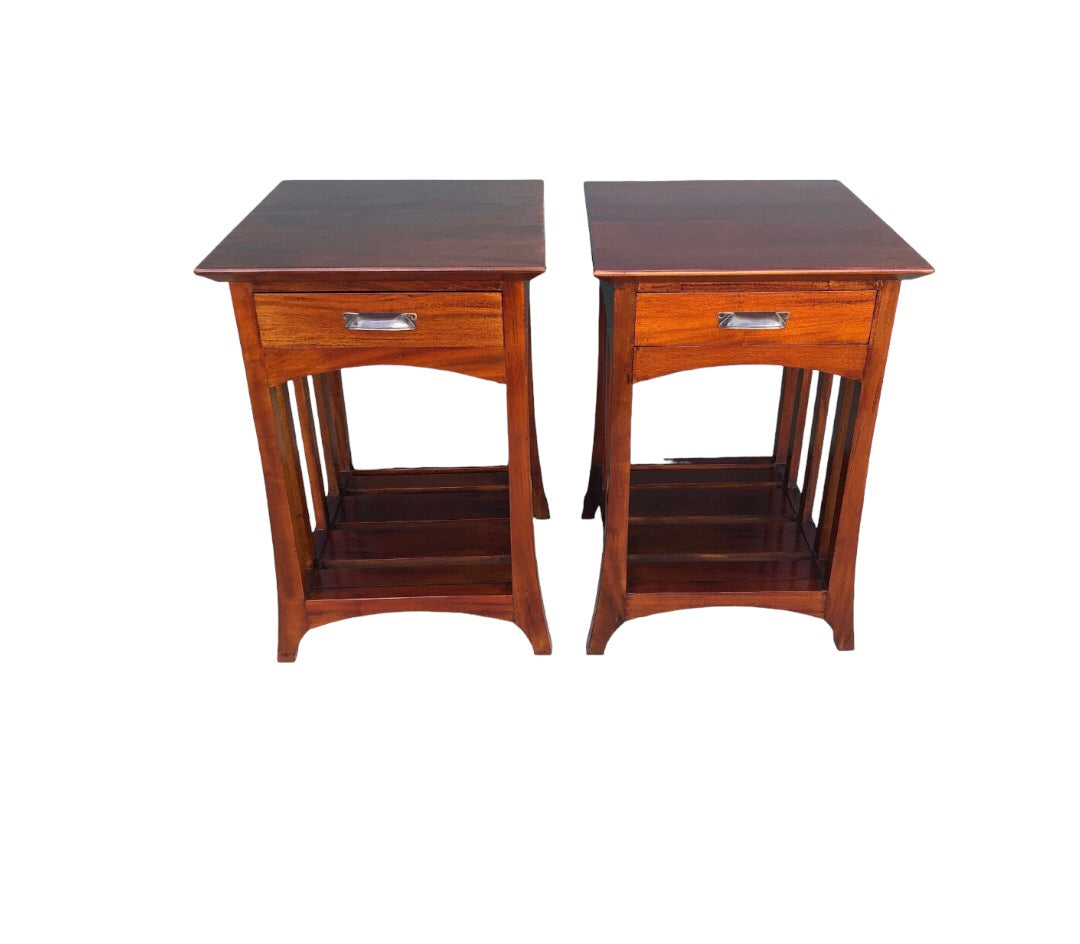 000802....Handsome Pair Of Vintage Mahogany Bedside Tables / Lamp Tables ( sold )