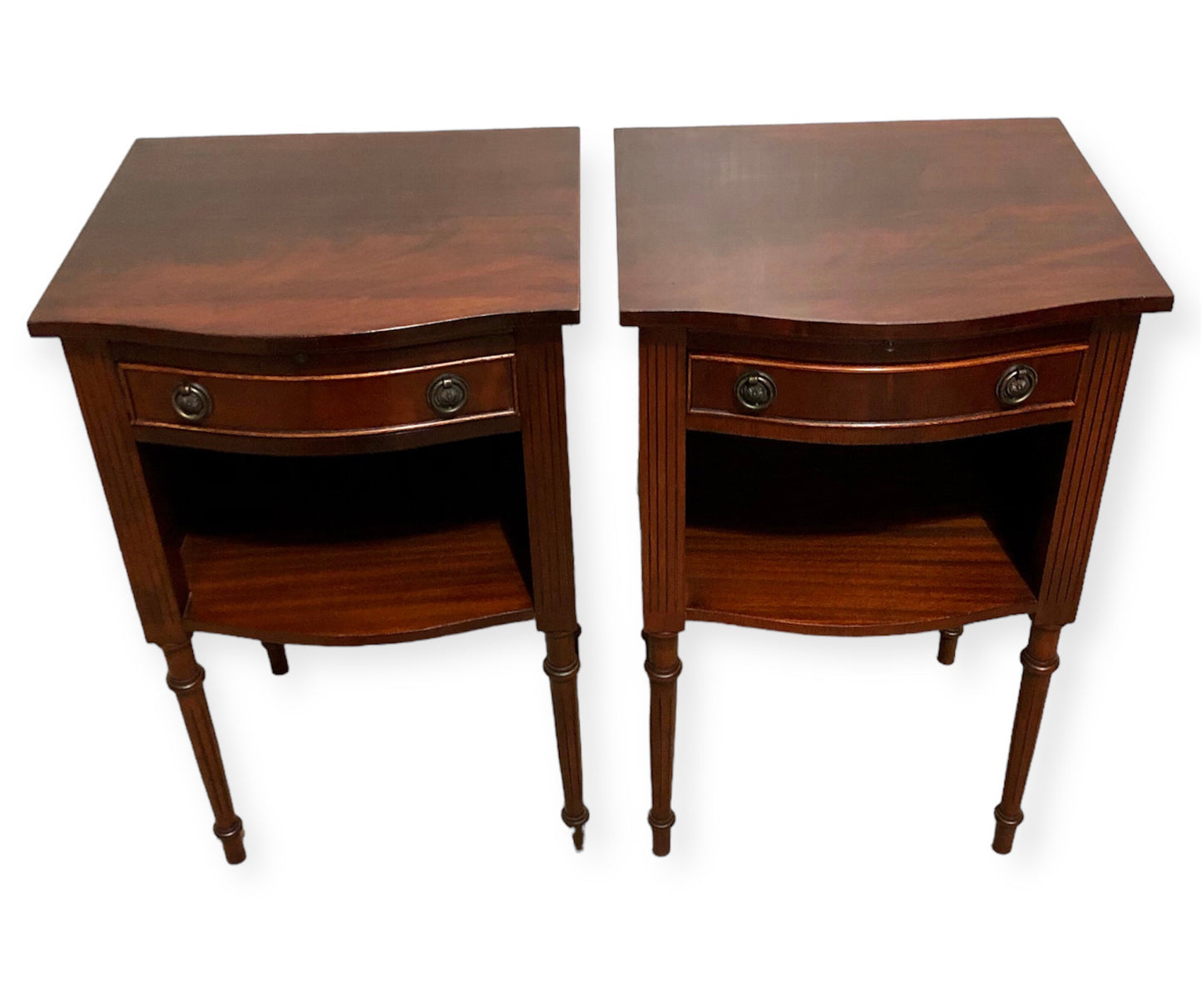 000710...Handsome Pair Of Vintage Mahogany Bedside Tables / Lamp Tables ( sold )