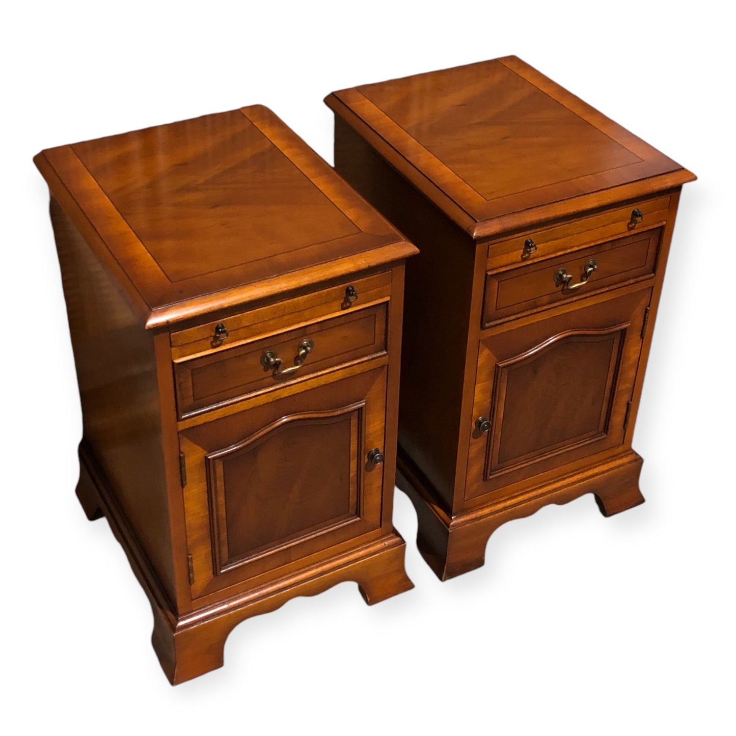 000690....Handsome Pair Of Vintage Yew Bedside Tables / Lamp Tables