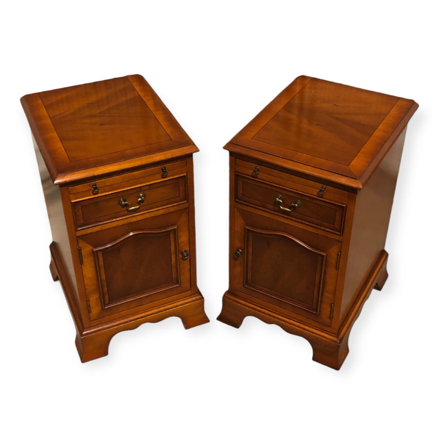 000690....Handsome Pair Of Vintage Yew Bedside Tables / Lamp Tables