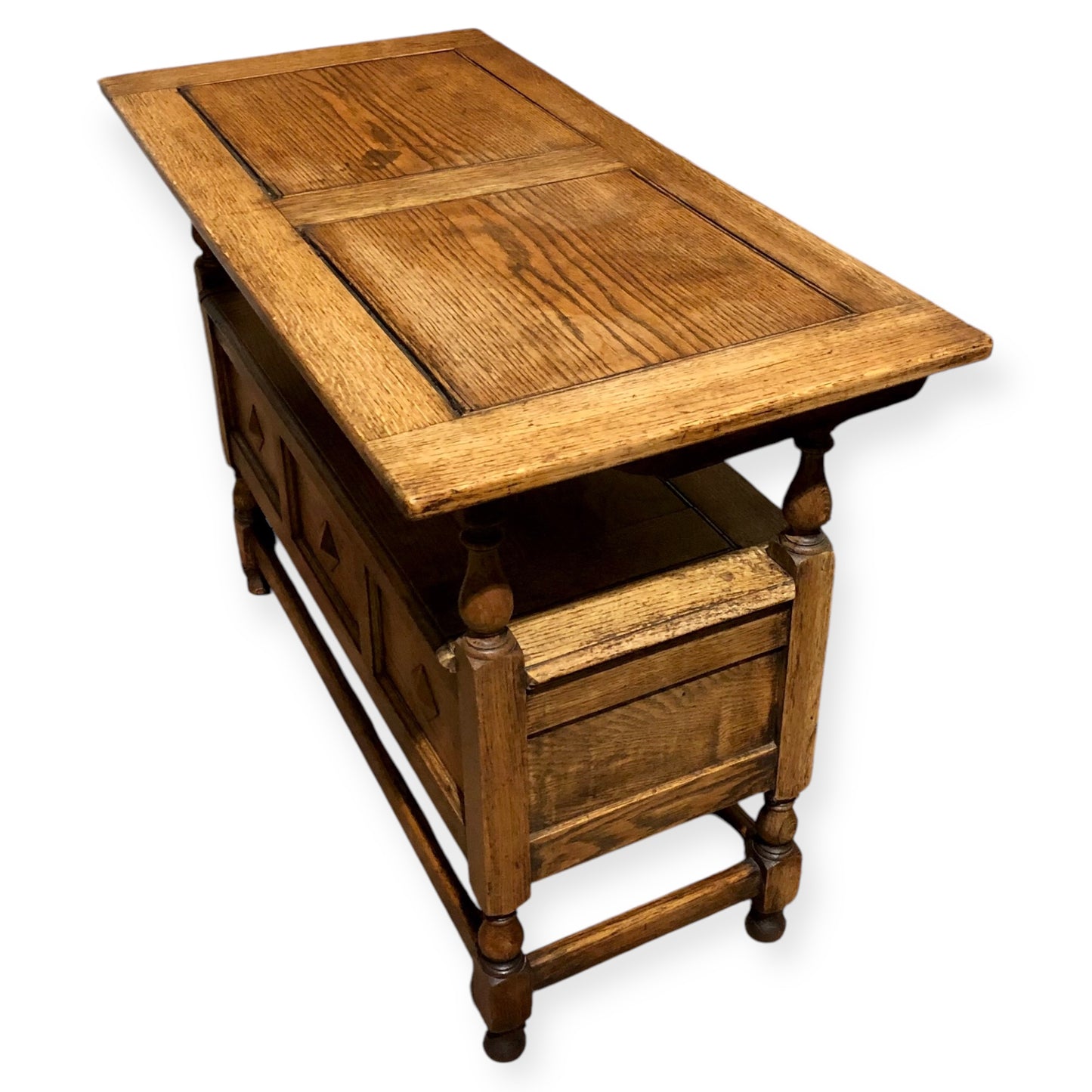 000670....Handsome Rustic Oak Monks Bench