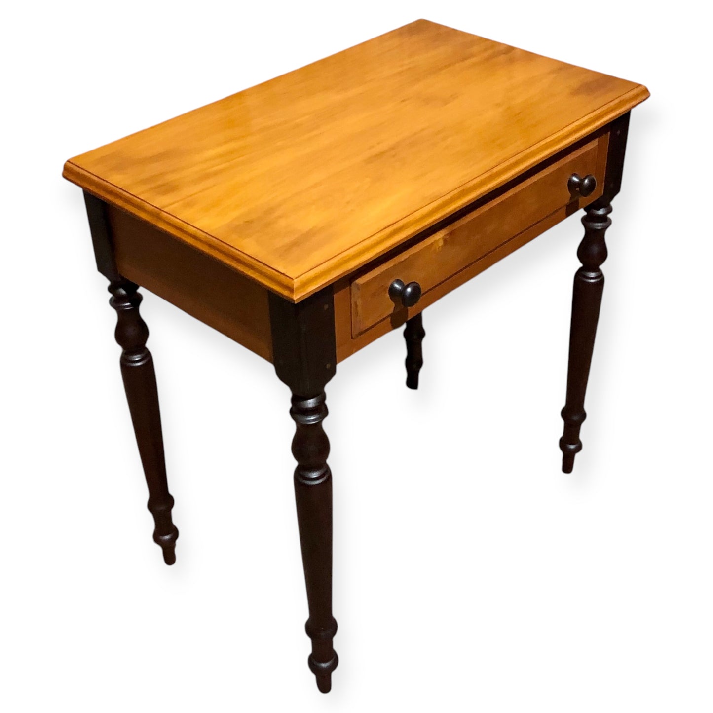 000671....Handsome Pair Of Vintage Bedside Tables Or Lamp Tables