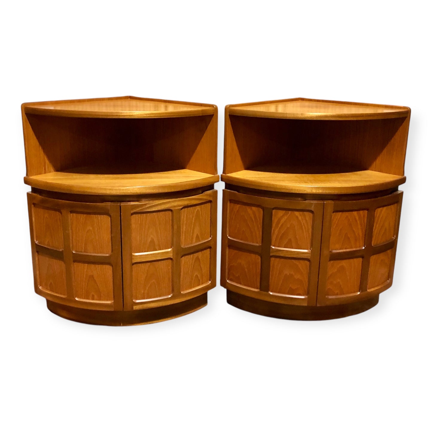 000664.... A Handsome Pair Of Retro Teak Corner Cabinets By Nathan