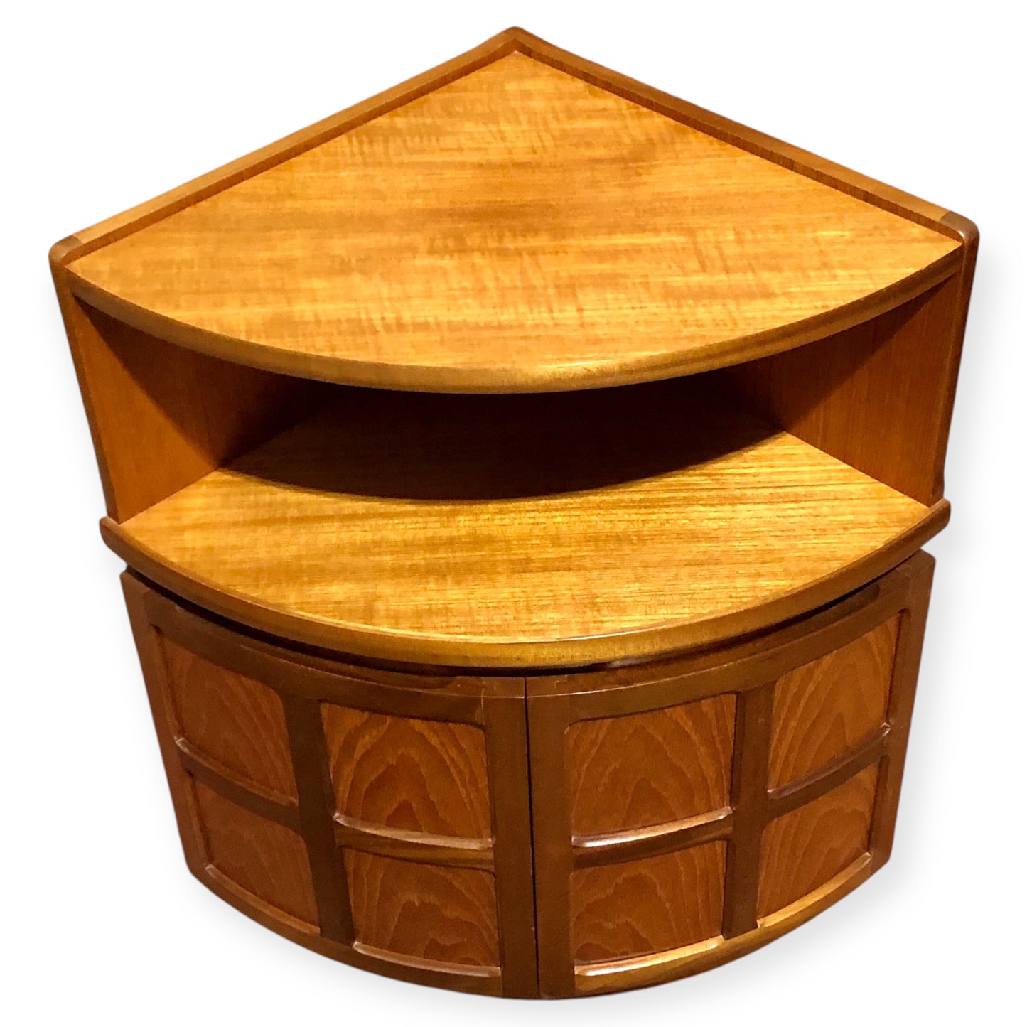 000664.... A Handsome Pair Of Retro Teak Corner Cabinets By Nathan