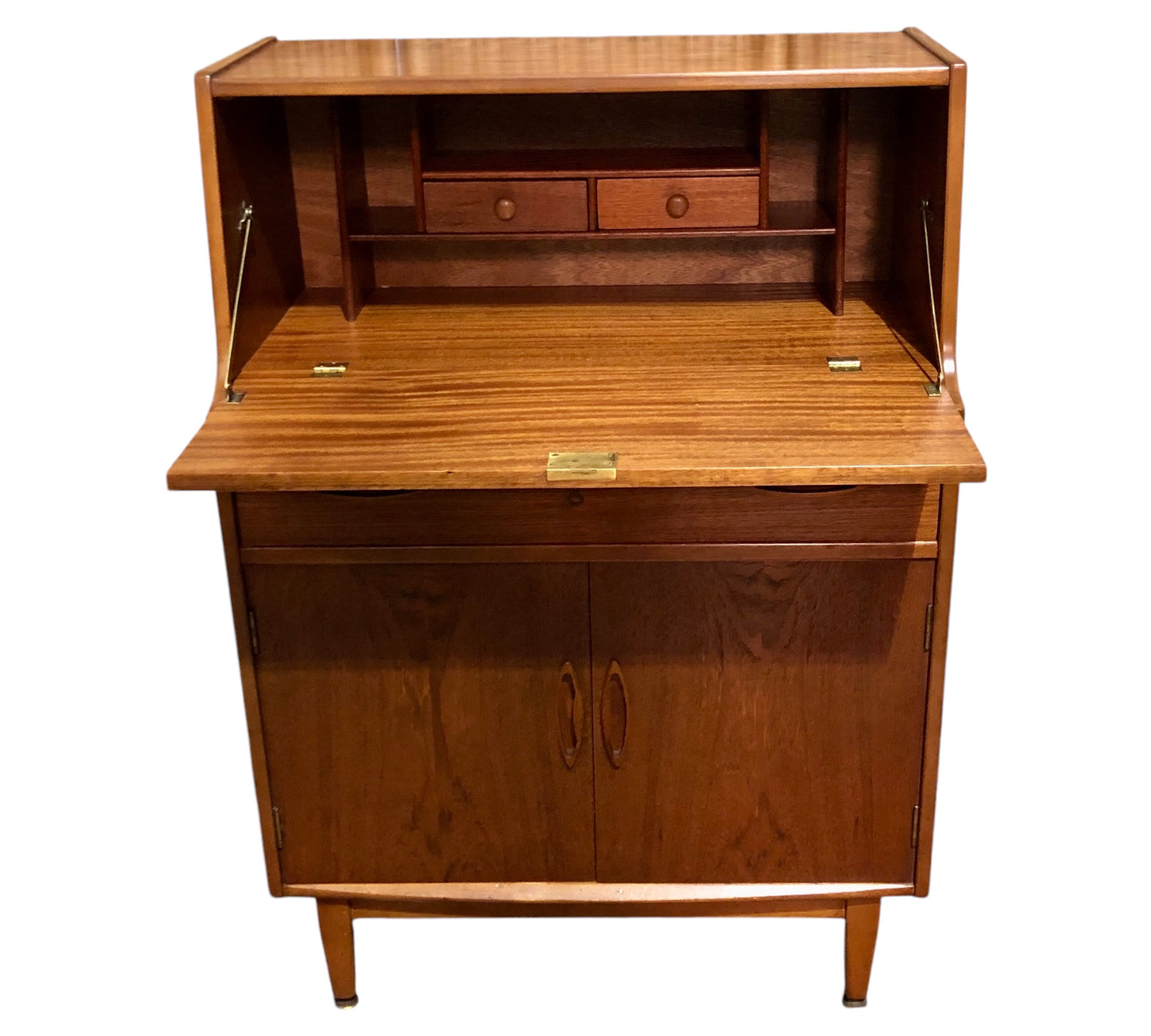 000654....Handsome Teak Mid Century Retro Bureau