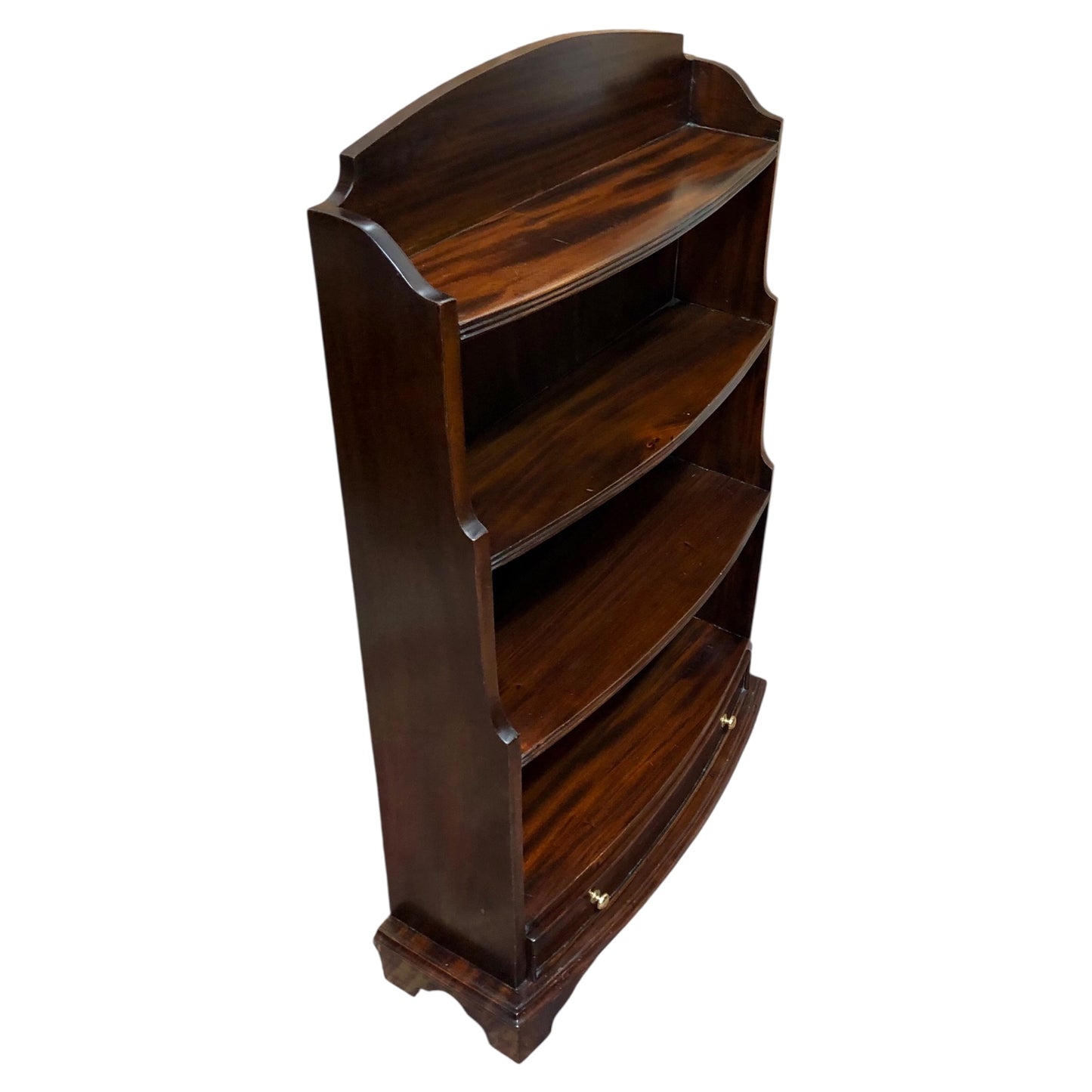 000641.... Handsome Vintage Mahogany Bookcase