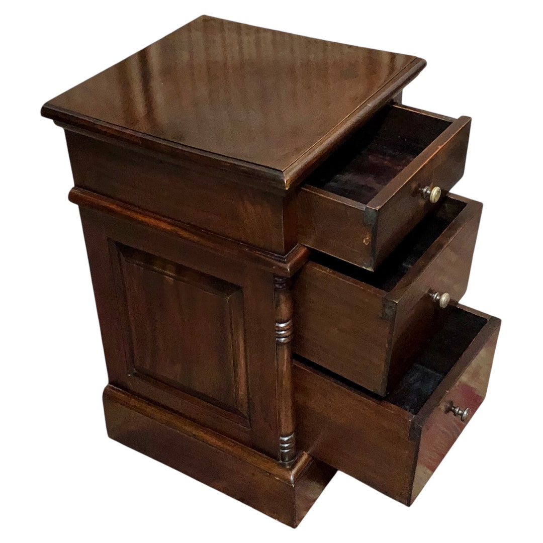 000638....Handsome Pair Of Vintage Bedside Chests ( sold )