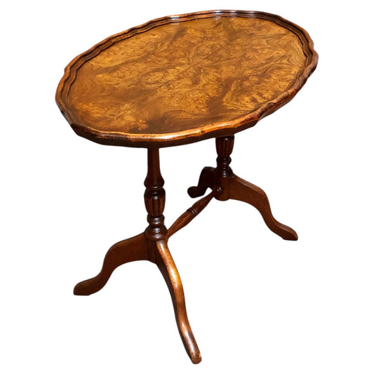 000631....Handsome Vintage Burl Wood Occasional Table From " Brights Of Nettlebed "