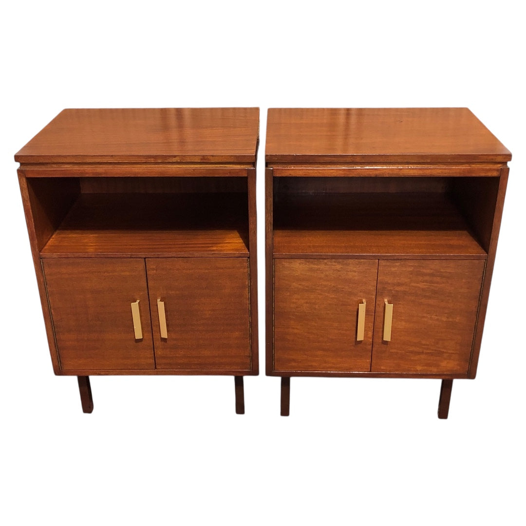 000594....Handsome Pair Of Mahogany Retro Bedside Tables