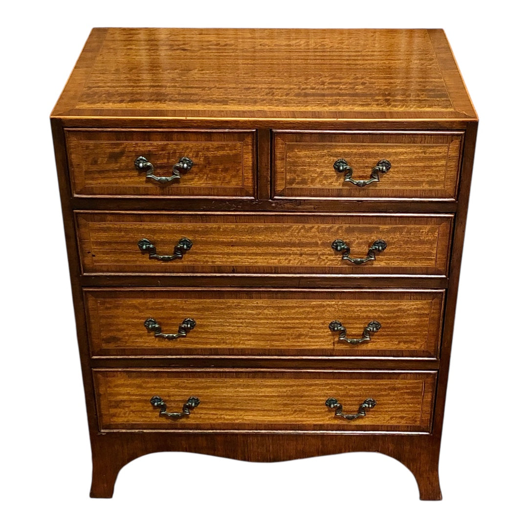 000620....Handsome Small Vintage Mahogany Chest Of Drawers
